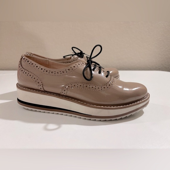 Zara Beige Patent Leather Flatform Bluchers Brogue Style Sneakers 38 7.5 - Picture 1 of 10